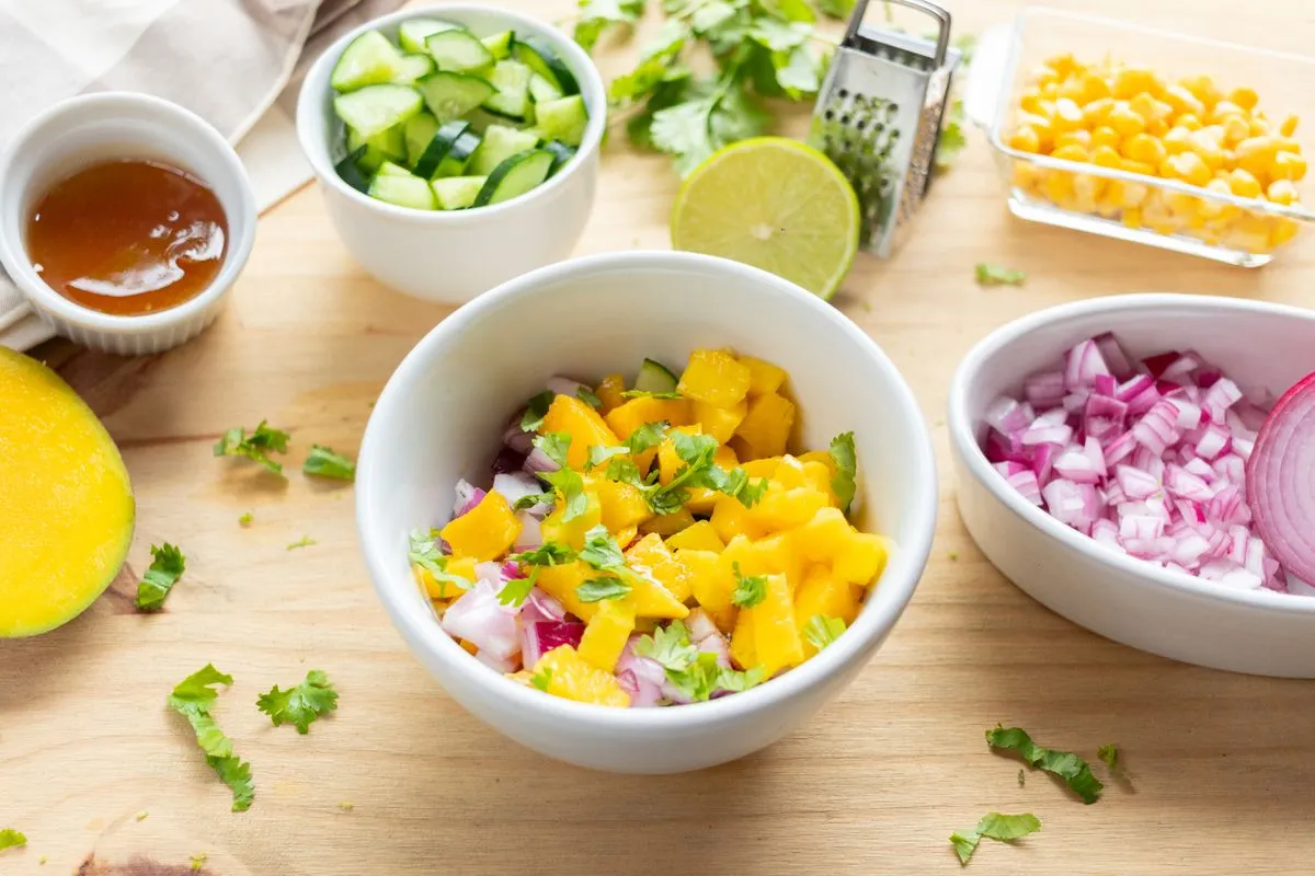 Frische Mangosalsa mit Zutaten