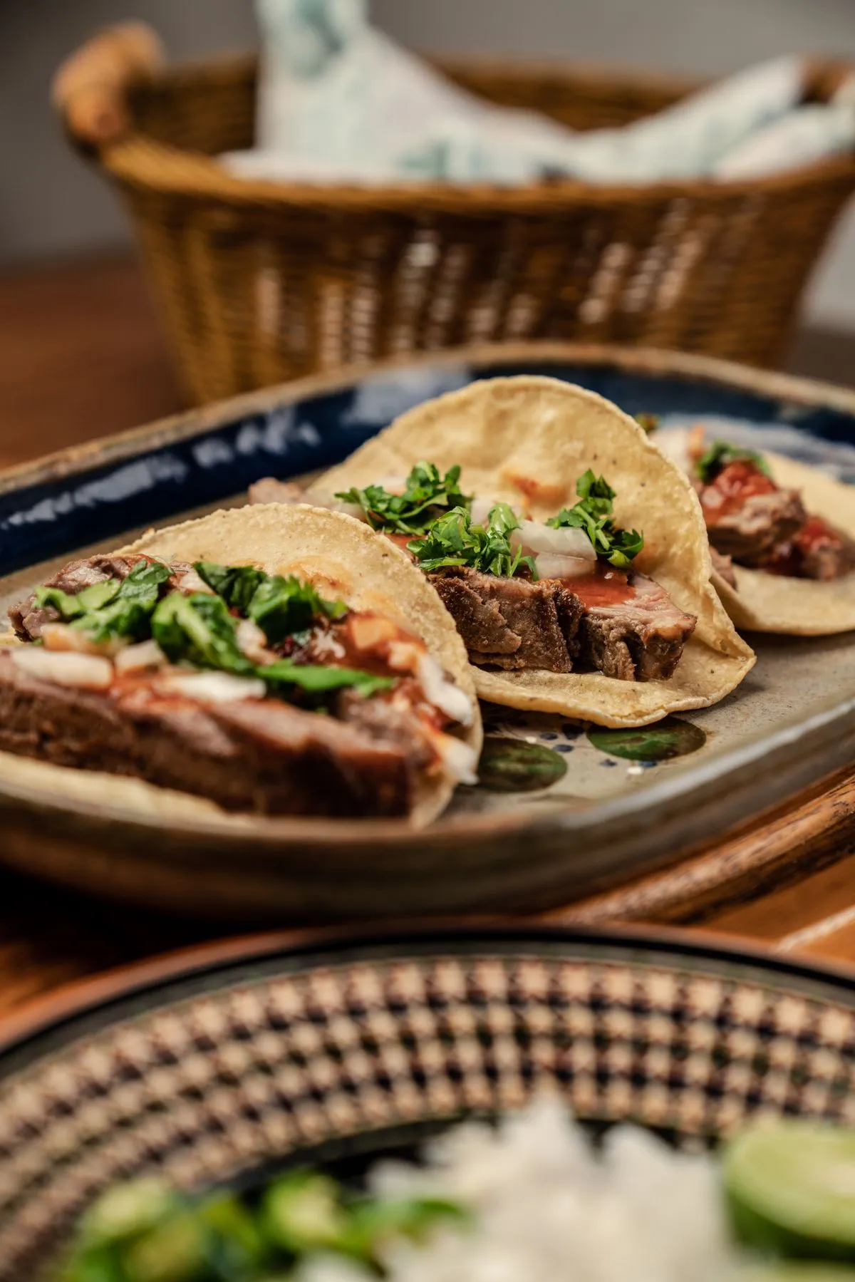 Steak-Tacos mit frischem Grün